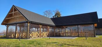 Wiata Karczma Łabędź zewnątrz